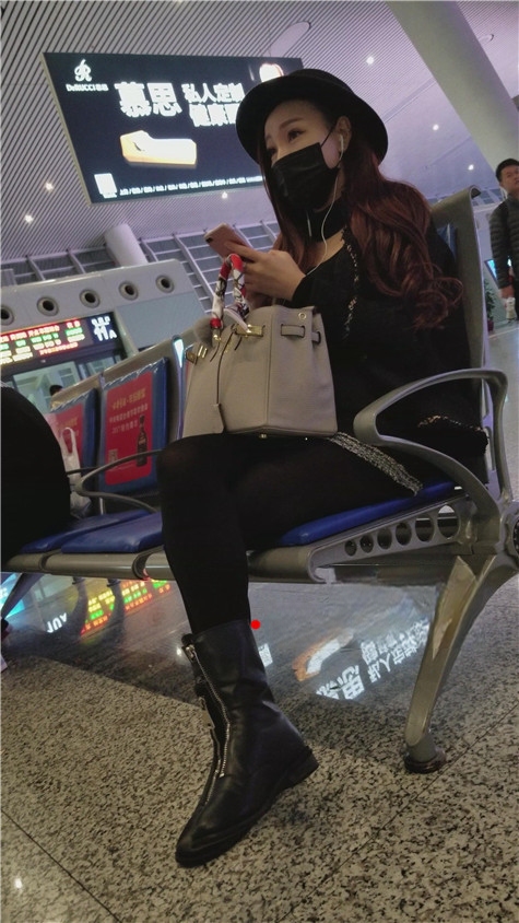 6796jkzgjjes10w.jpg