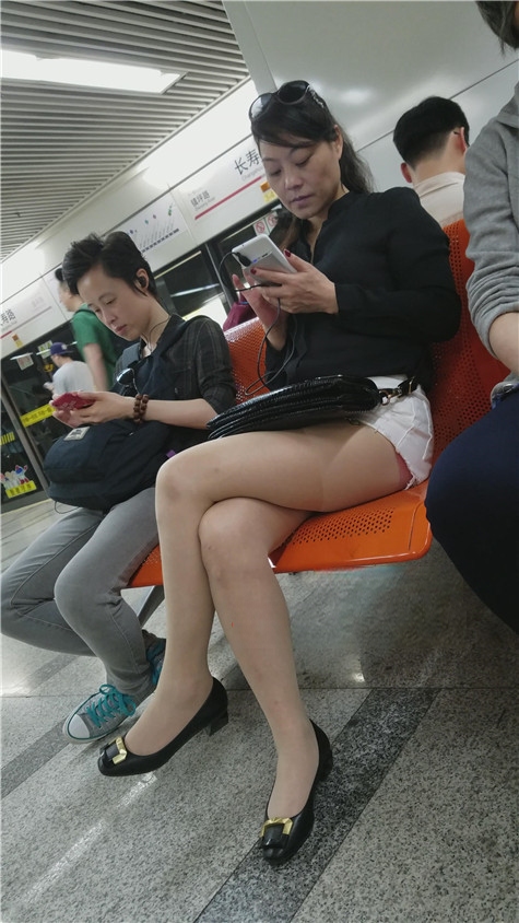 6793eqfxm555mjo.jpg