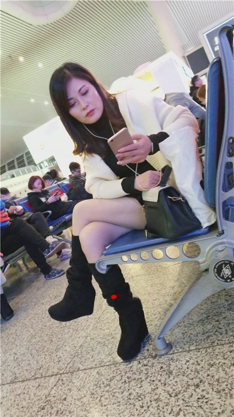 6736ye0aru1ircr.jpg