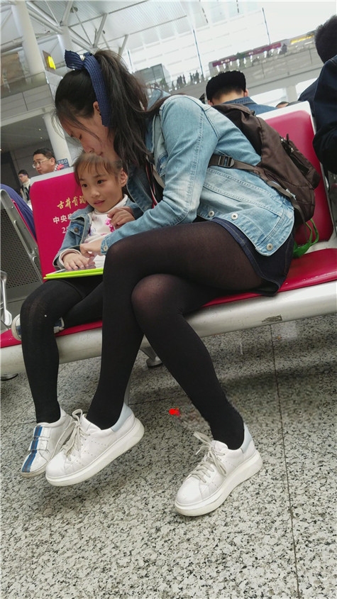 6637oclsacj23rh.jpg