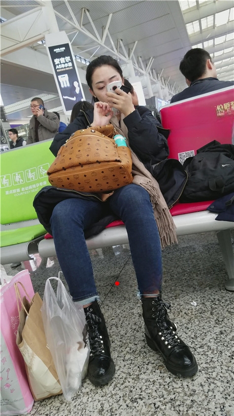 6607ammgrkxj1r3.jpg