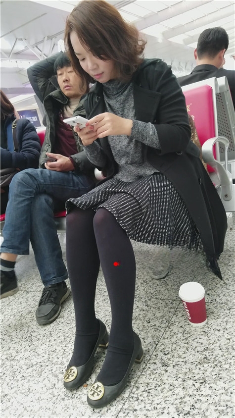 6597jjp121dmgwc.jpg