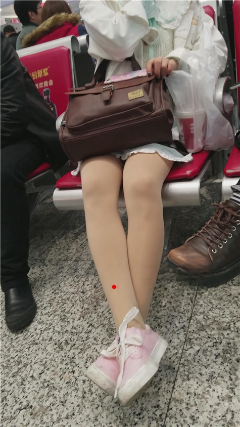 6543cm2i2xnflad.jpg