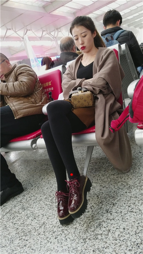 6664302u1yagkxc.jpg