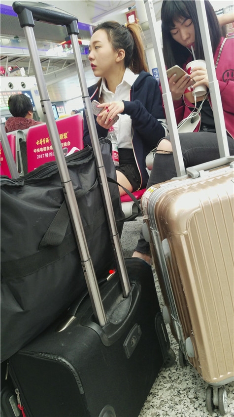 66505rcwzx2busg.jpg