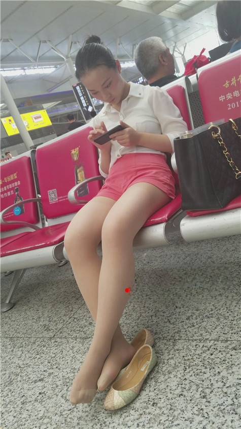 6646uyz23vcvxac.jpg