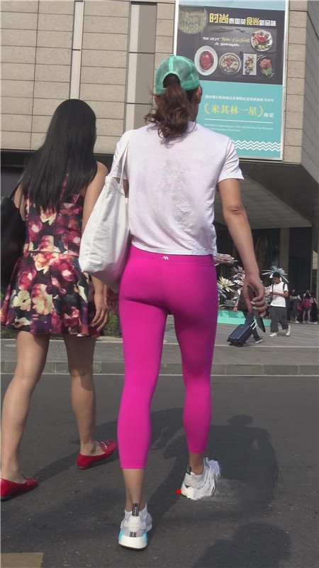 2467elddqdkqvns.jpg