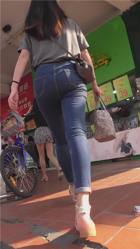 1741o4lbrvztik0.jpg