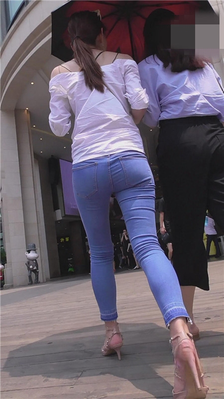 1707q5l3wa44a3v.jpg