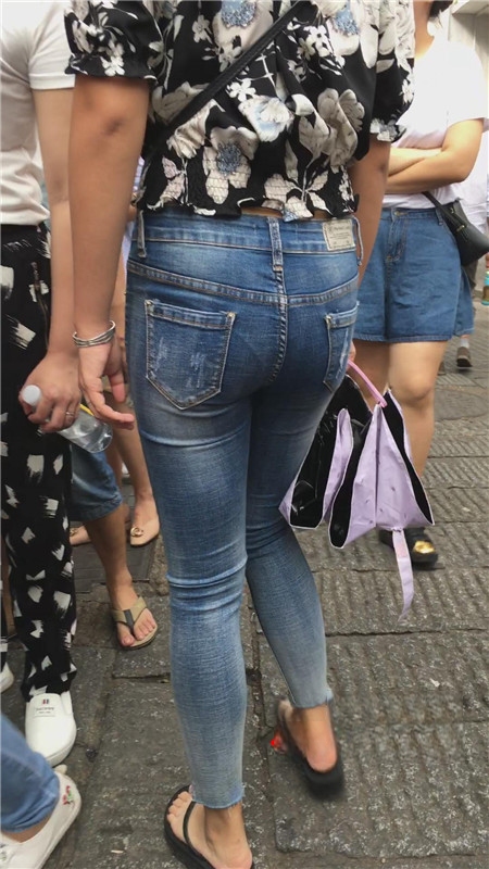2132iigx4xjdefs.jpg