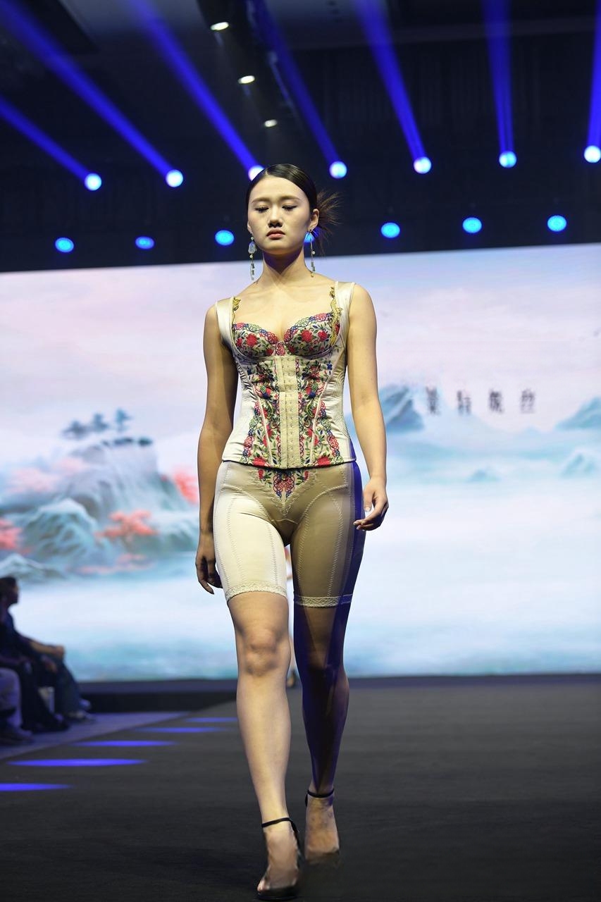 JPK70465-lstvai4bdaf.jpg