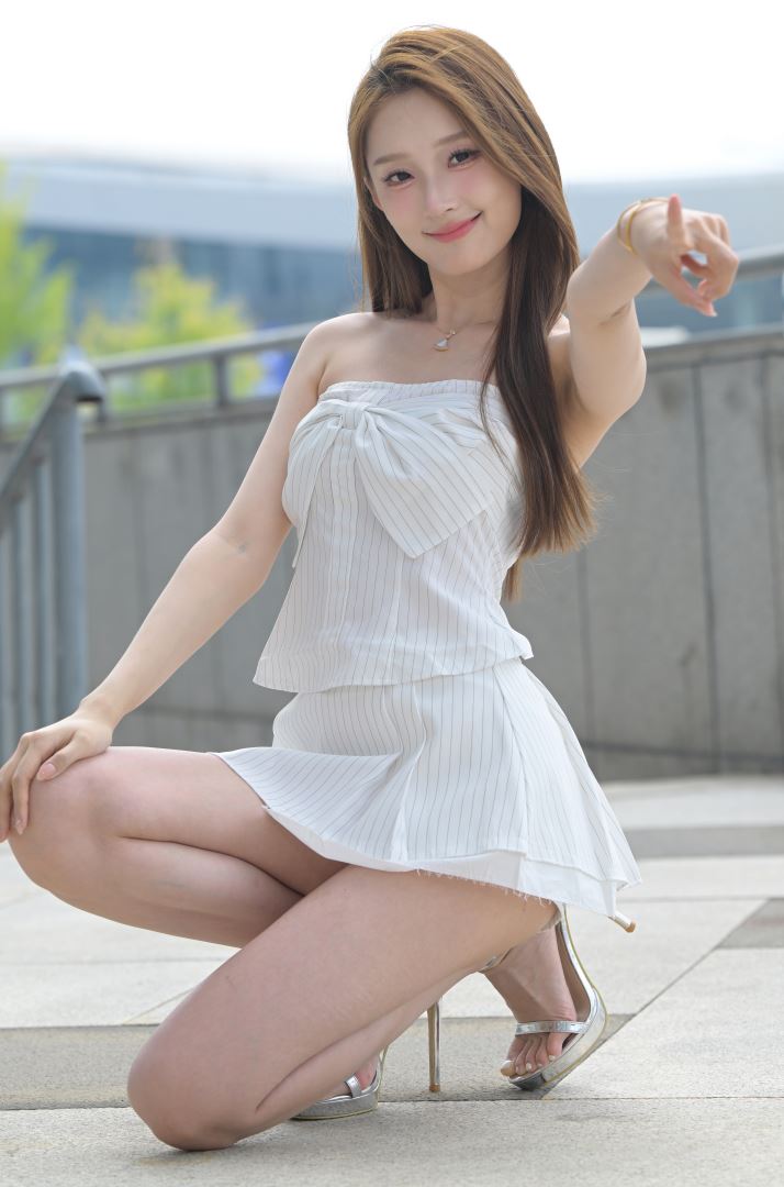 9092-lznnhv0aavf.jpg