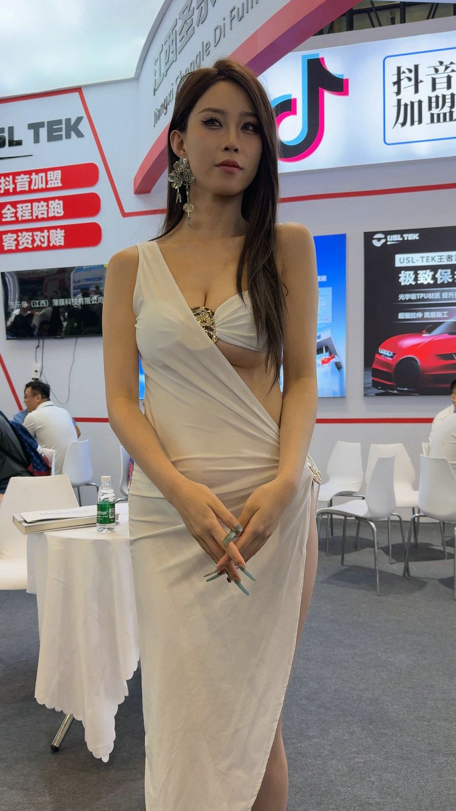 8599-awi4ekl1pis.jpg