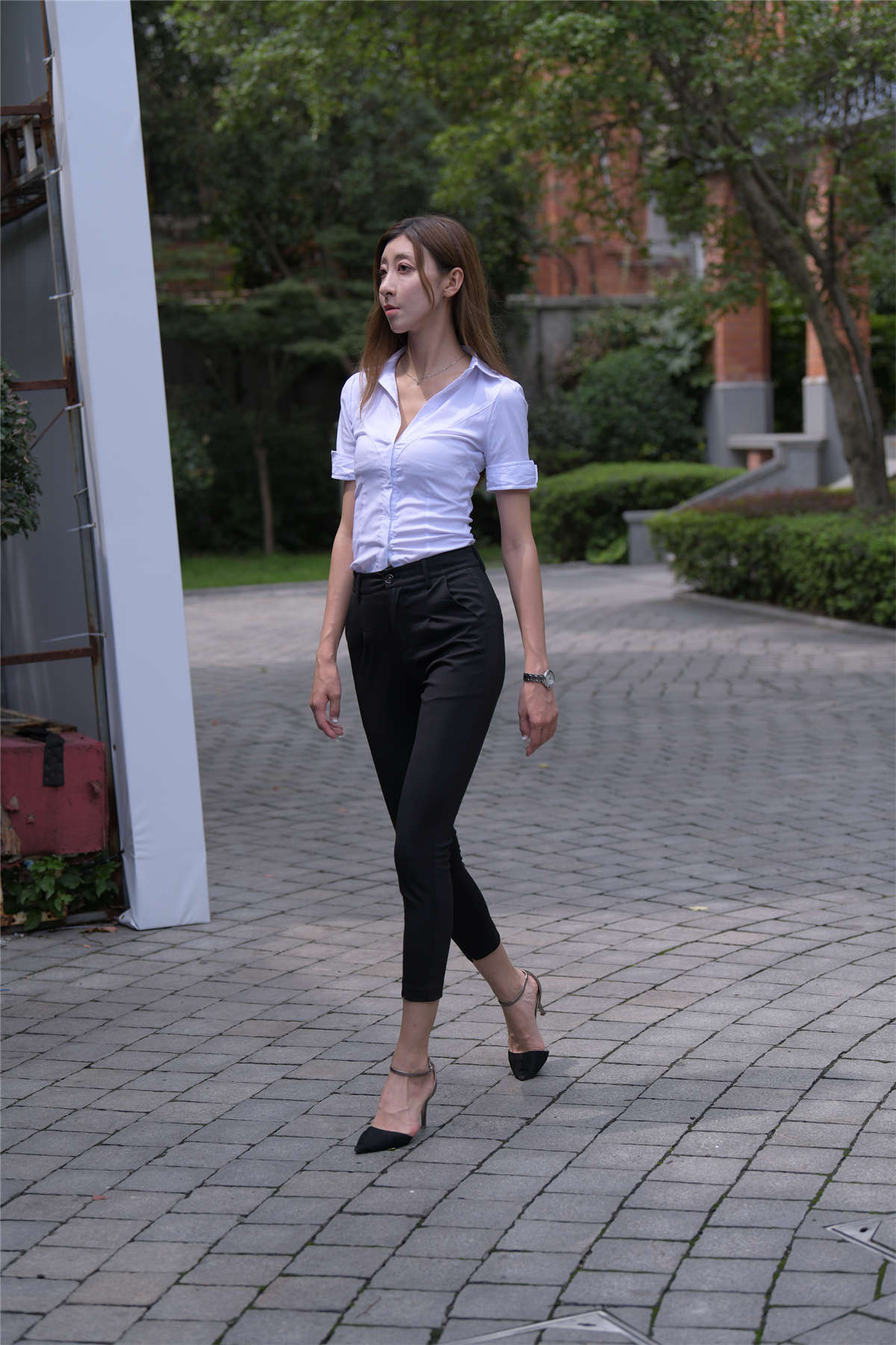 1665-5e4fvp52c2o.webp