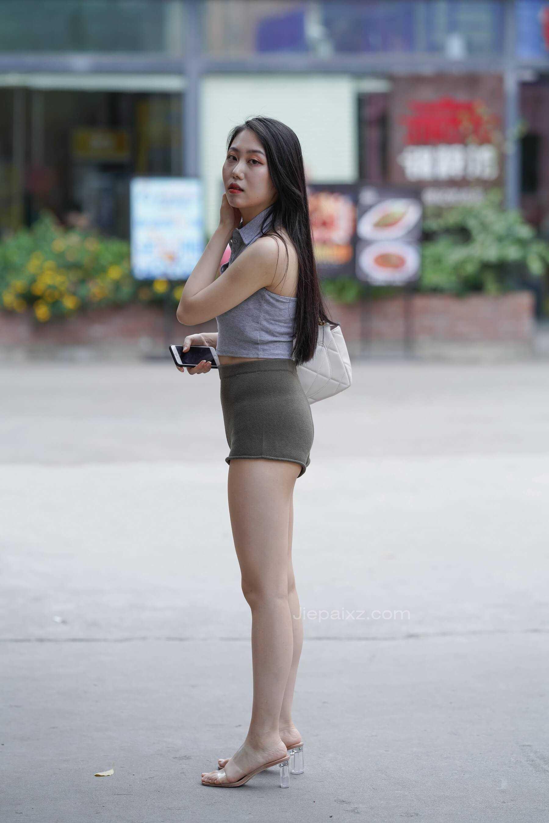 12976caubj5kyc55.jpg