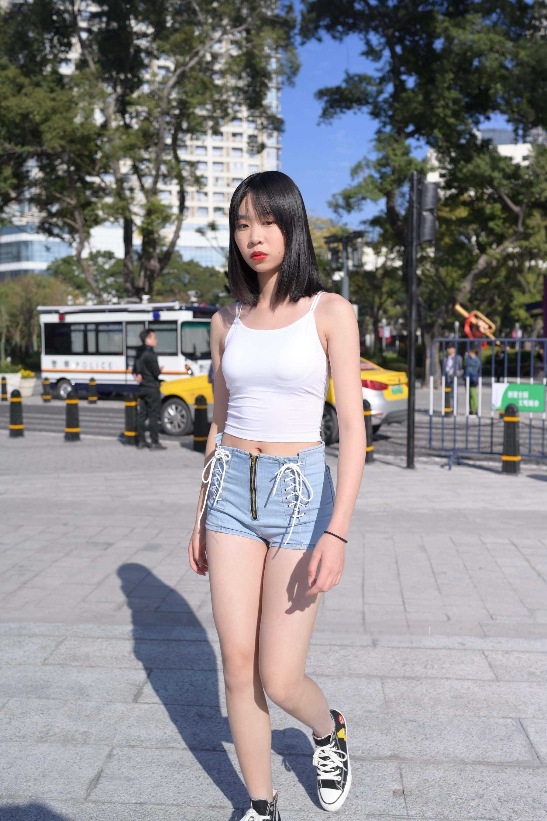 22454zq3fung10v.jpg