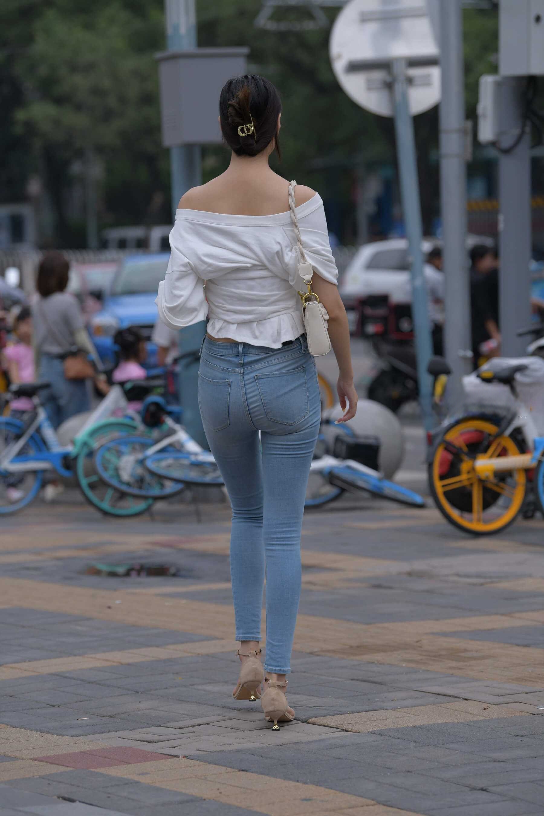 262150s41tblmr1g.jpg