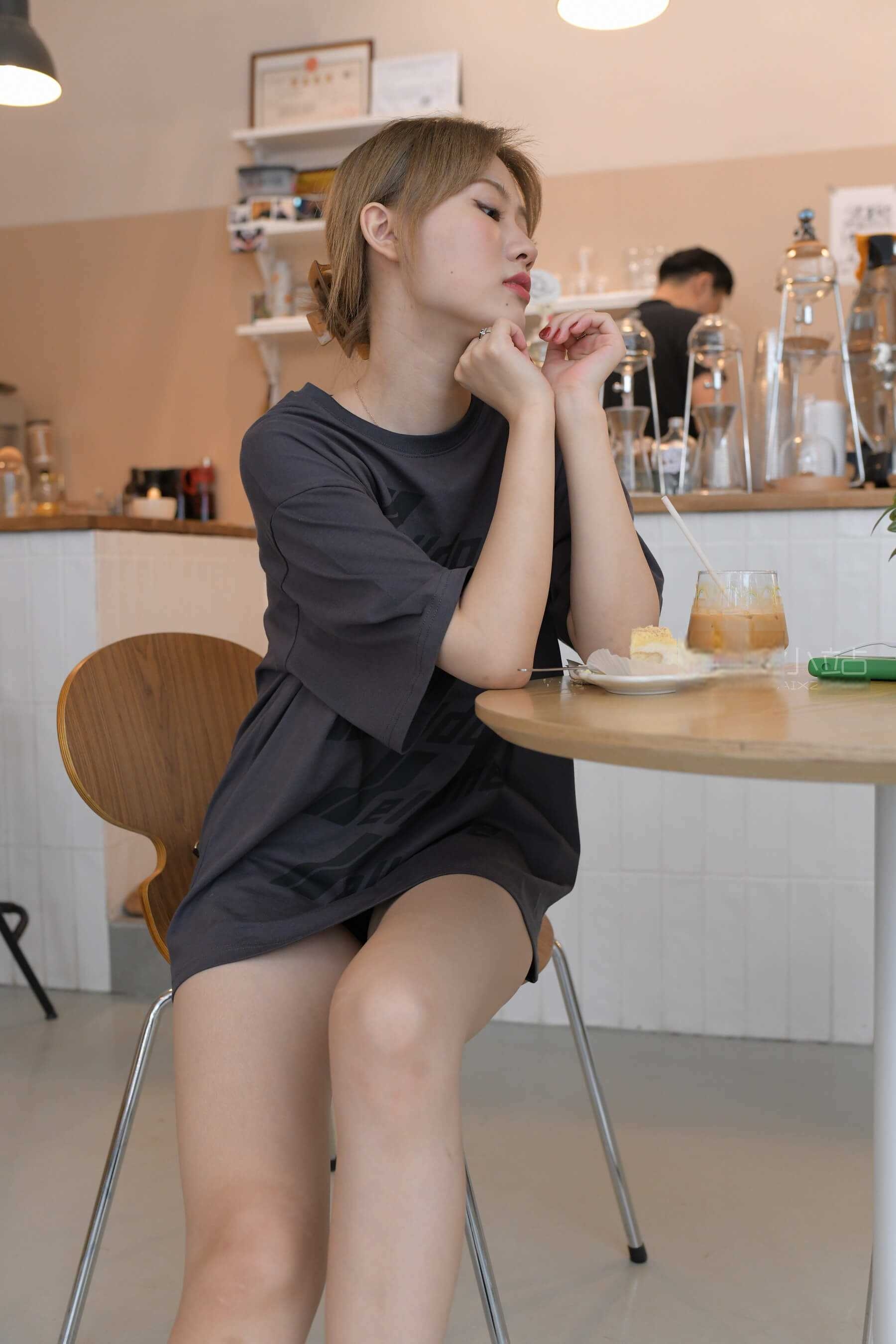 26095cf02h0mgcxk.jpg