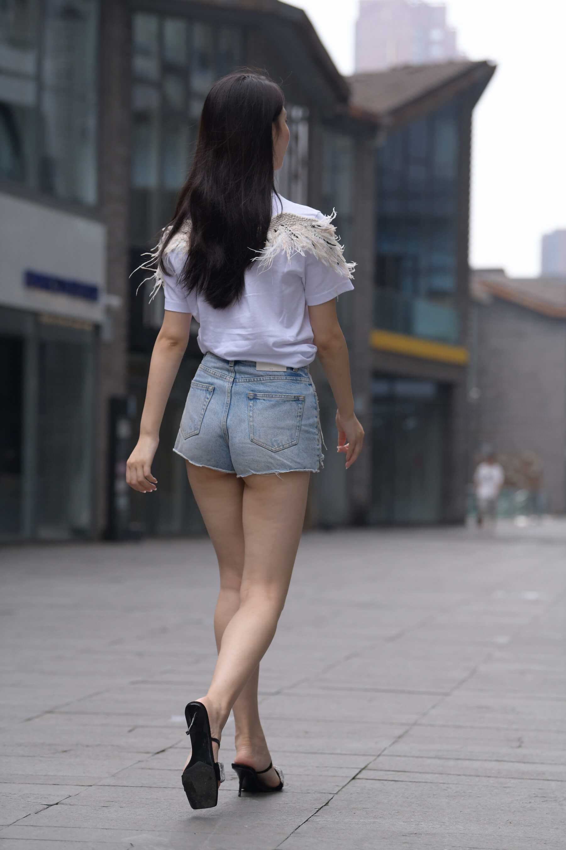 259484wx5bhxcgml.jpg