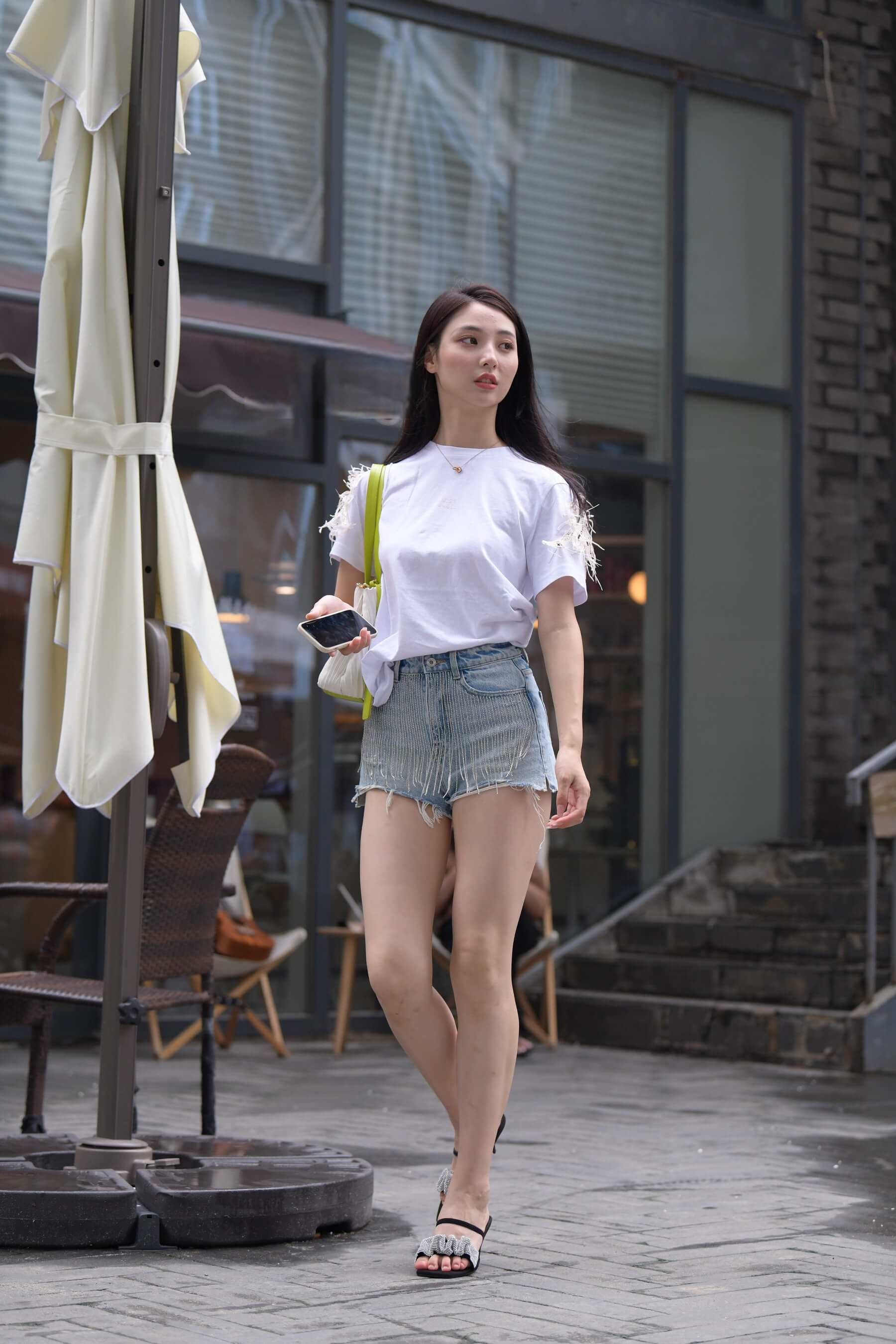 25948ymlynclmqe1.jpg