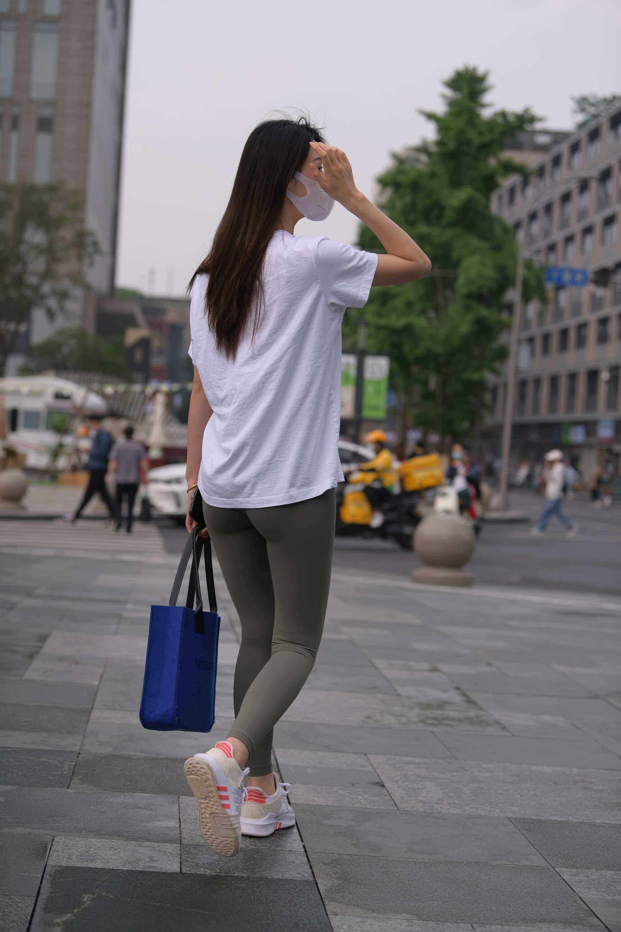 27984dnmkqtgt5ih.jpg