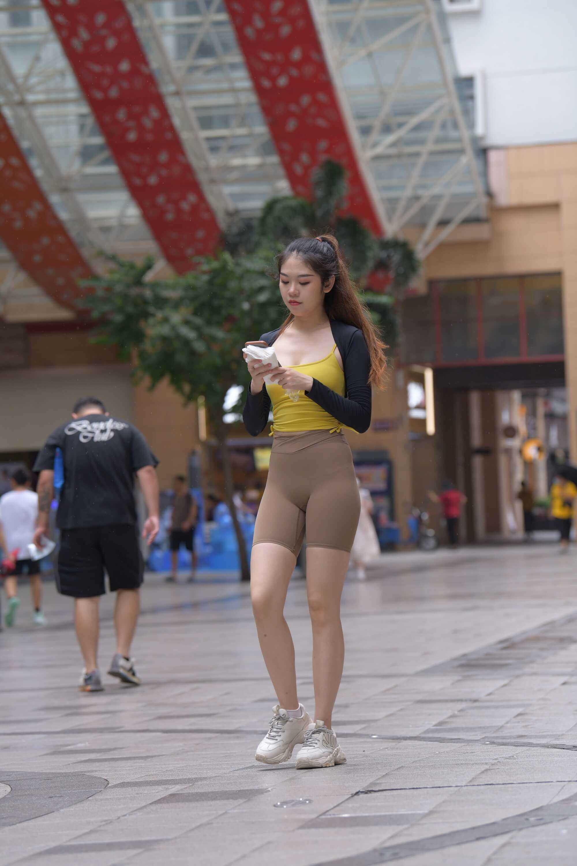 28562zmlqe2xef3e.jpg