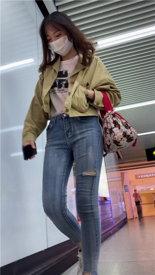 13711ffau4tincjb.jpg