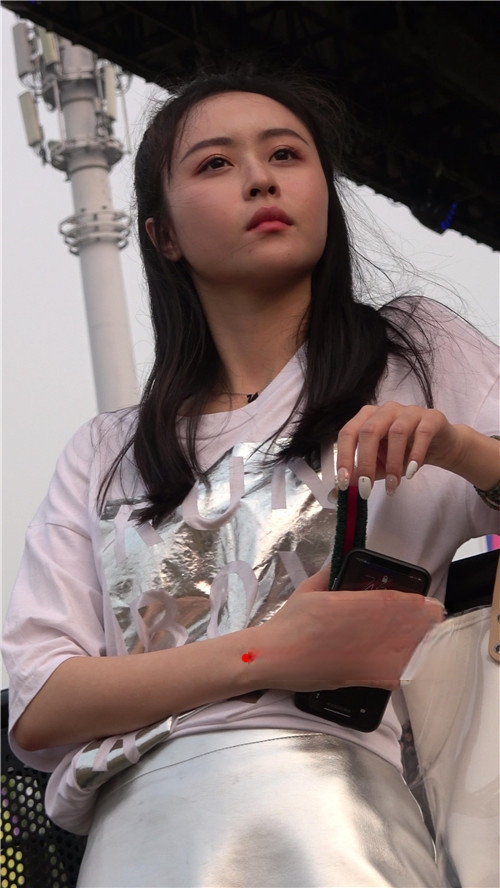 9878cskjdwuyp4s.jpg