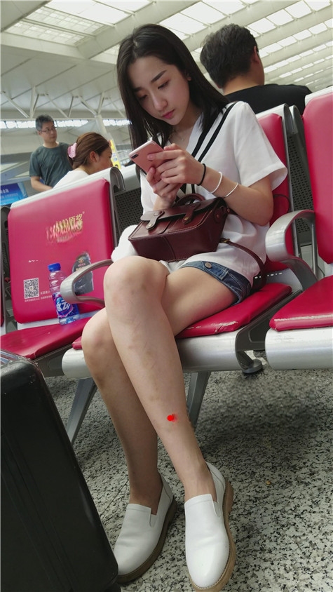 67920rcfn0f2543.jpg