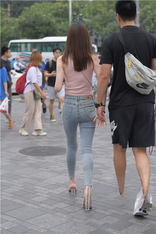 31659dgy2g0j15v5.jpg
