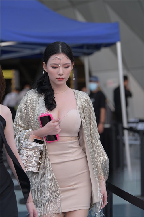 22042lnul2ciwnwb.jpg