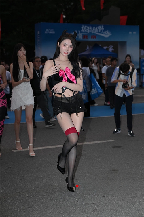 27785p3mor1rd53c.jpg