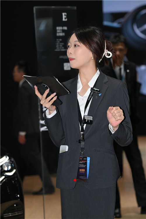26710bbx55wmhicx.jpg