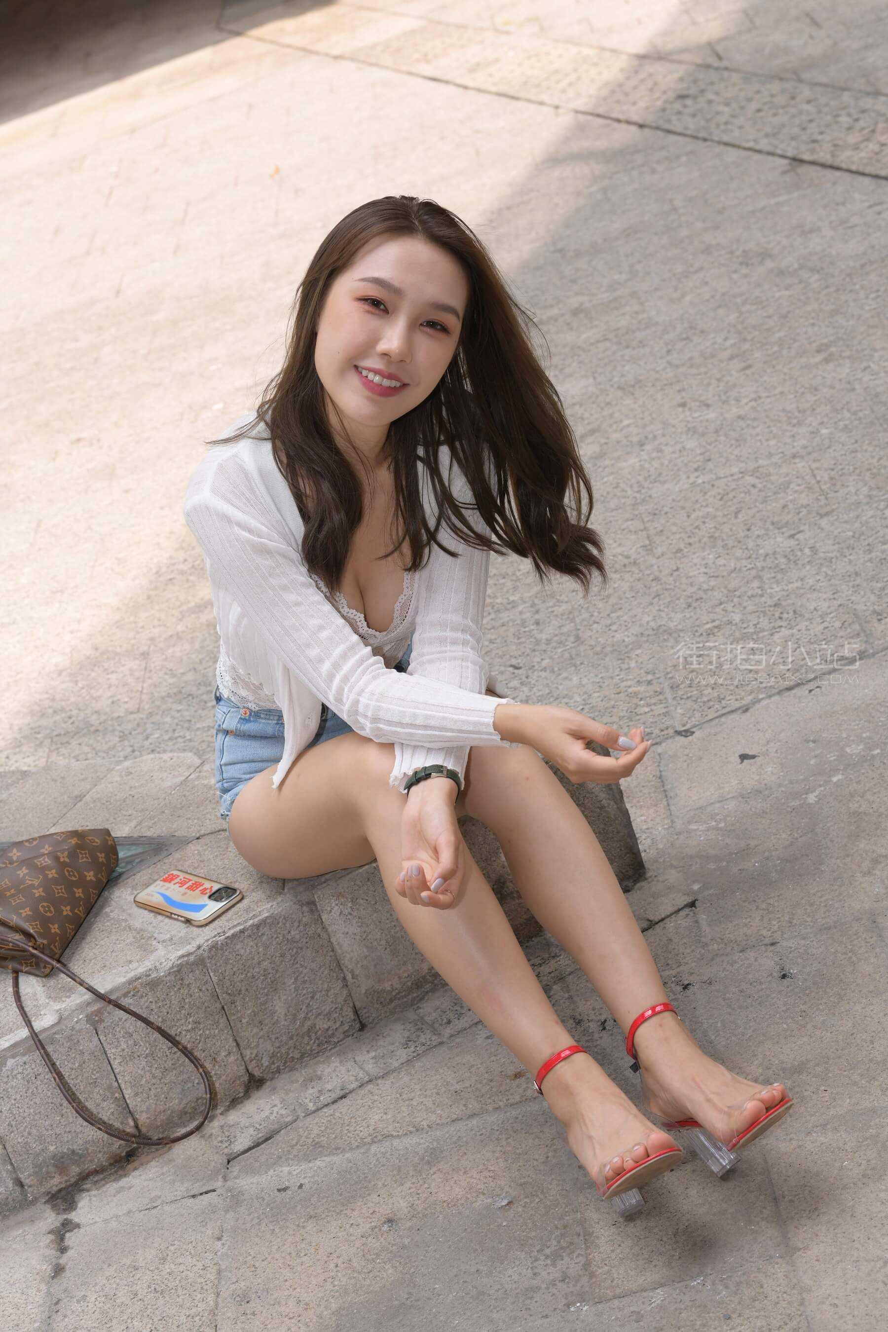 25702rxx4bhs2skk.jpg