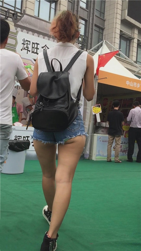 1241fc00rfm0ehq.jpg