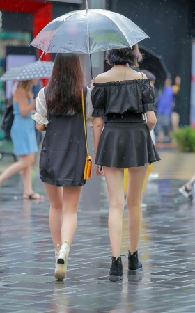 两个短裙气质美女3A4116[175M]