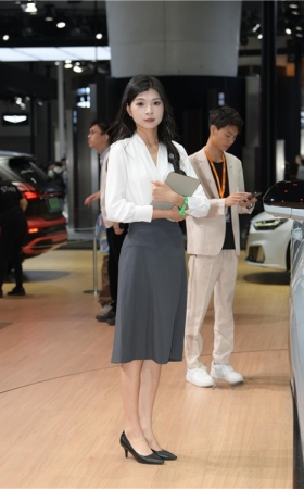 美女销售(31P)