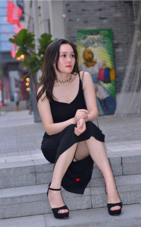 黑色吊带包臀裙美女(71P)