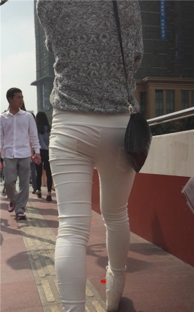 白裤小妹
