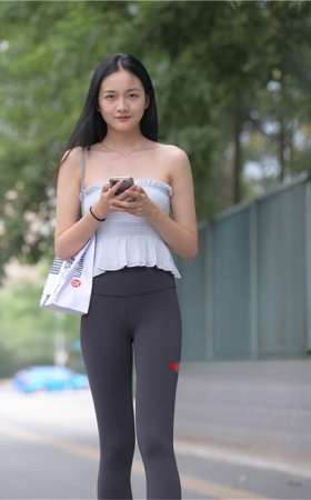 黑色瑜伽裤美女【套图+视频】