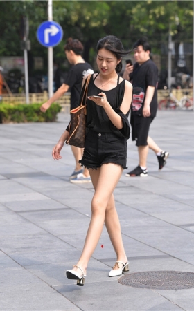 黑色热裤小姐姐(17P)