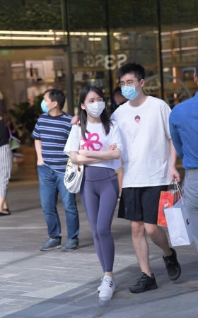 我对这种略粗的大白腿太爱3A1566[428M]
