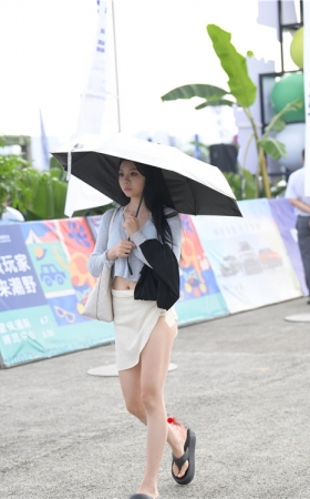 白皙美腿女孩(40P)