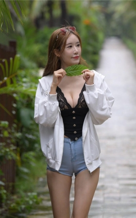 牛仔热裤美女MJ1171