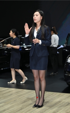 黑丝制服美女(219P)