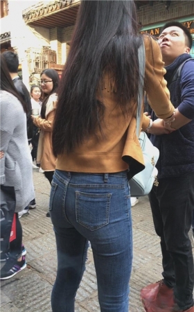 长发牛仔妹
