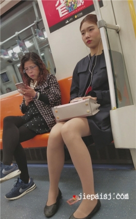 漂亮的肉丝美女