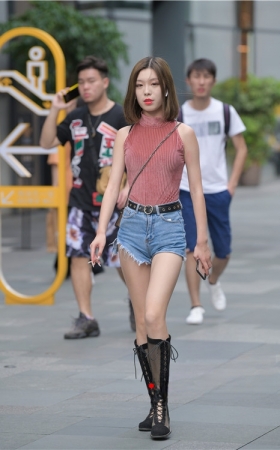 热裤小姐姐(83P)