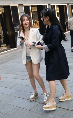 性感热裤长腿美女 [14P]
