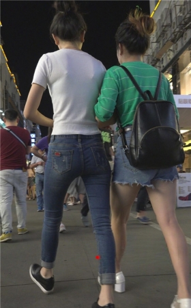 紧牛妹子